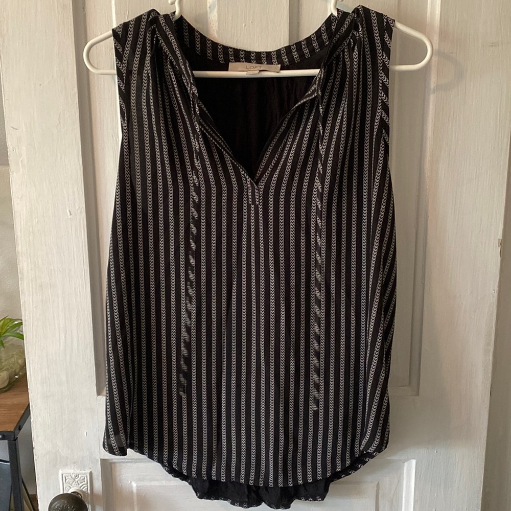 Ann Taylor Loft tank with tie